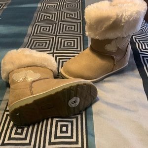 Girls boots